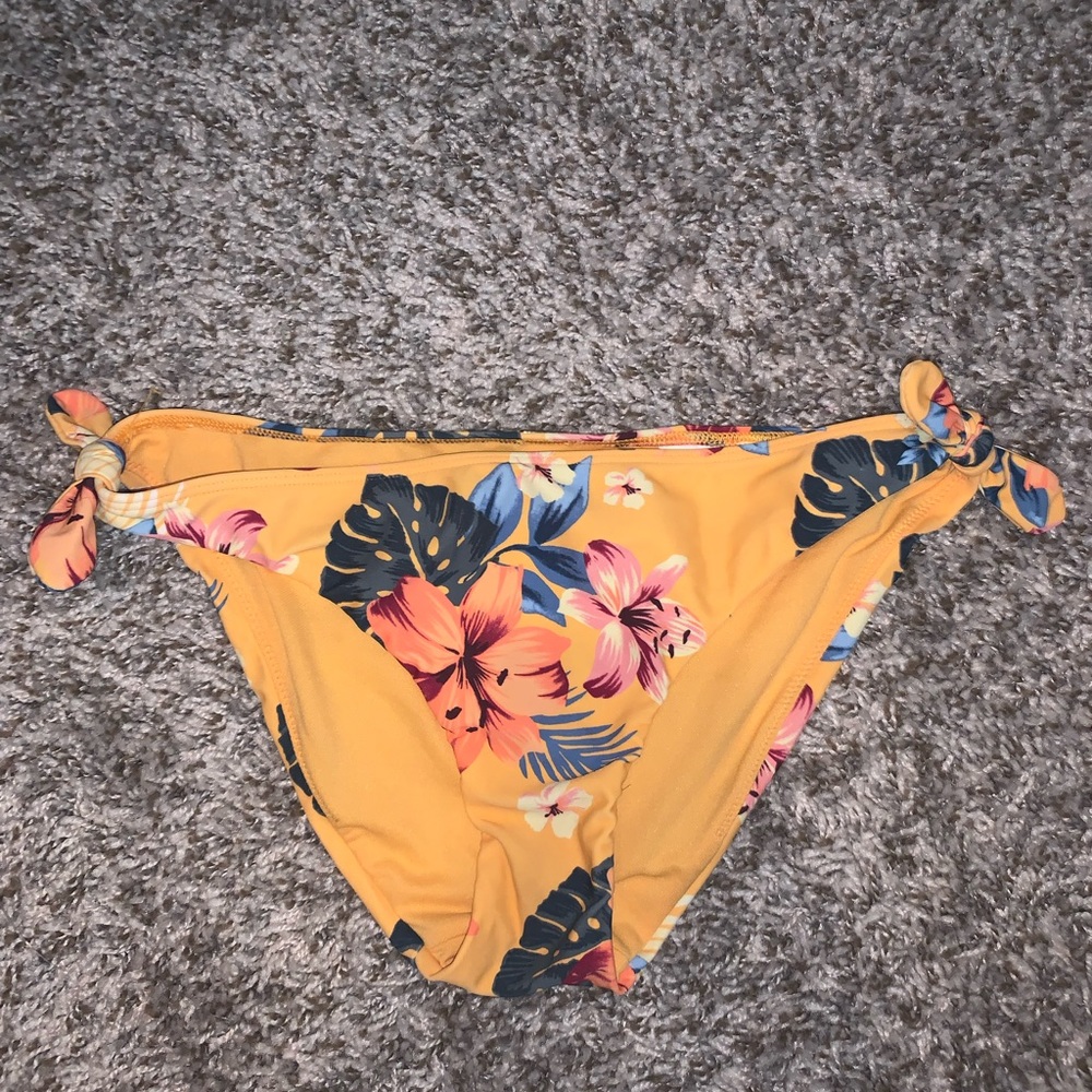 Hollister tropical floral bikini bottoms